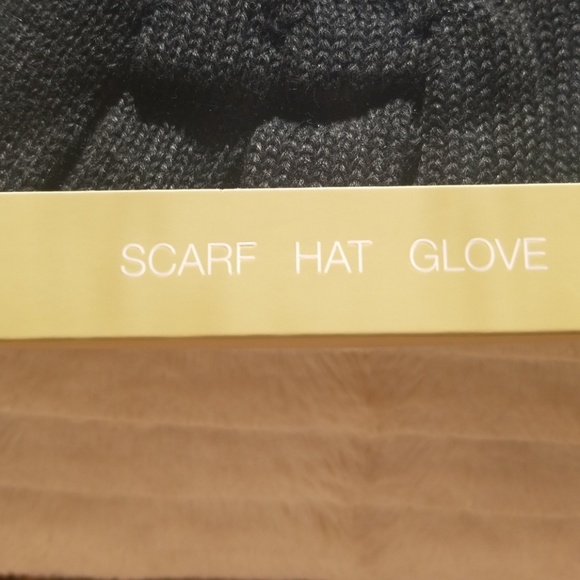 🧤NIB🧤🧤🧤 MICHAEL KORS Set - Picture 2 of 8